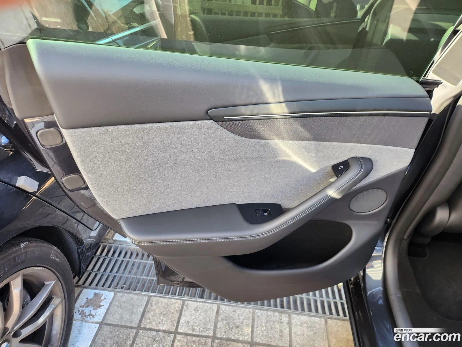 Tesla Model Y 2026 — 10
