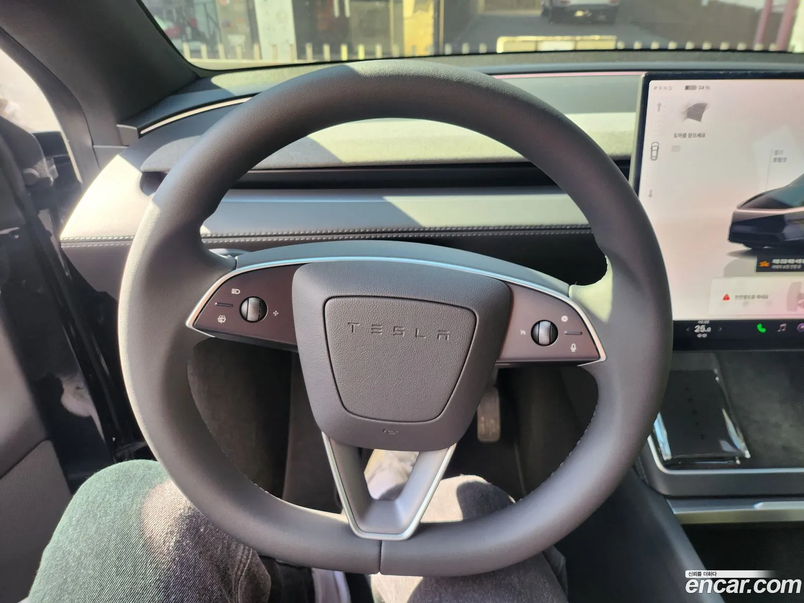 Tesla Model Y 2026 — 13