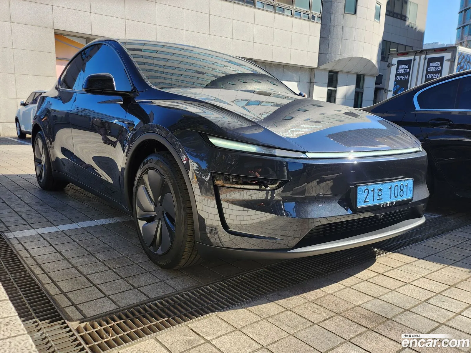 Tesla Model Y 2026 — 14