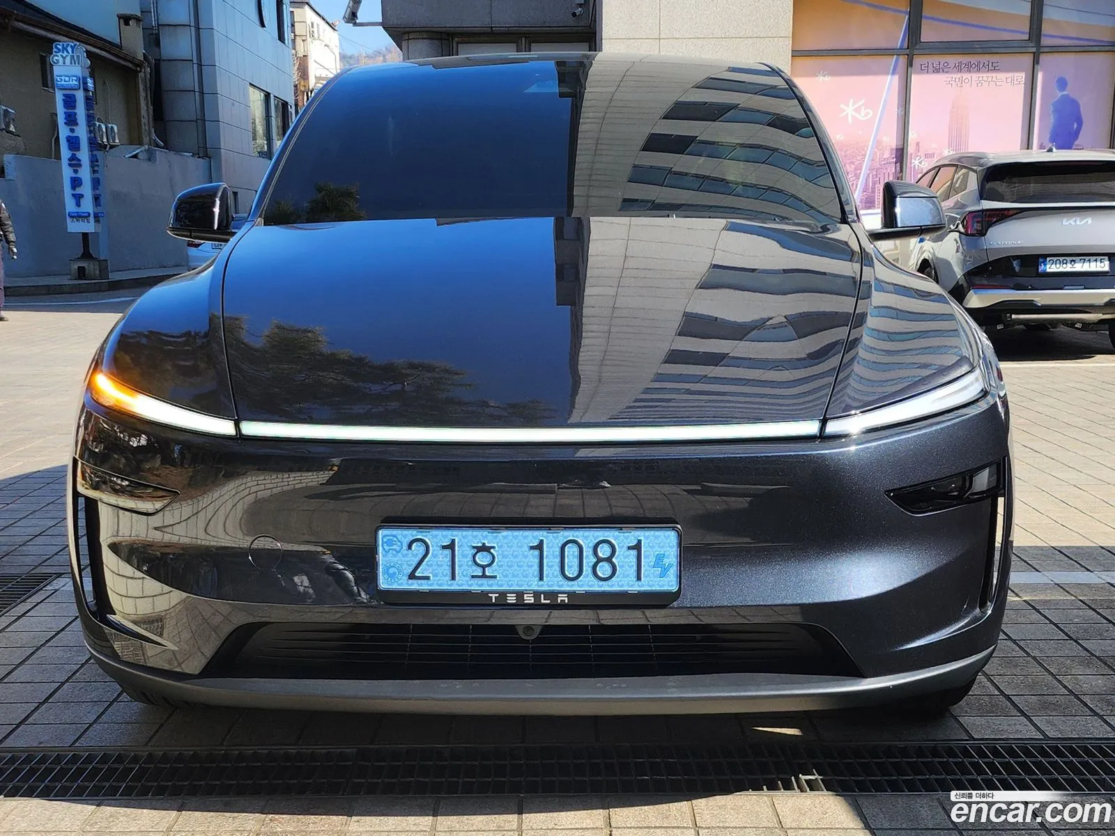 Tesla Model Y 2026 — 15