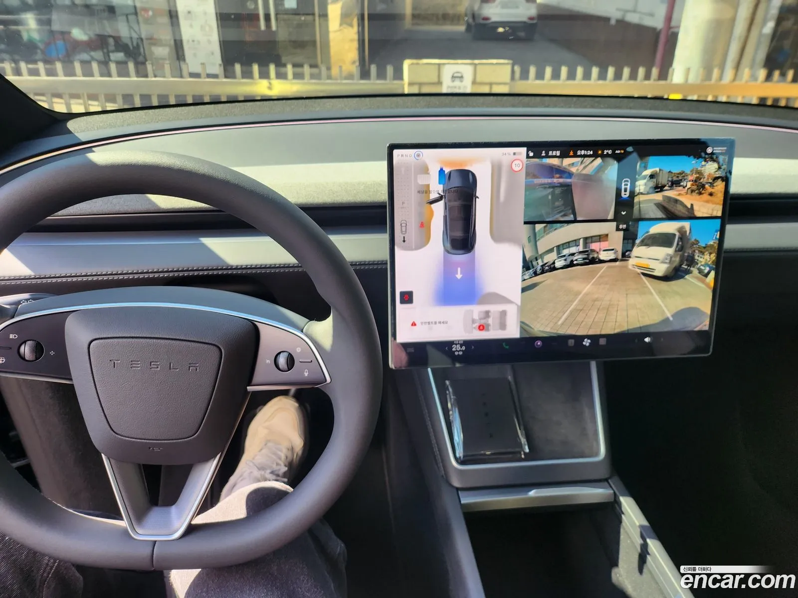 Tesla Model Y 2026 — 11
