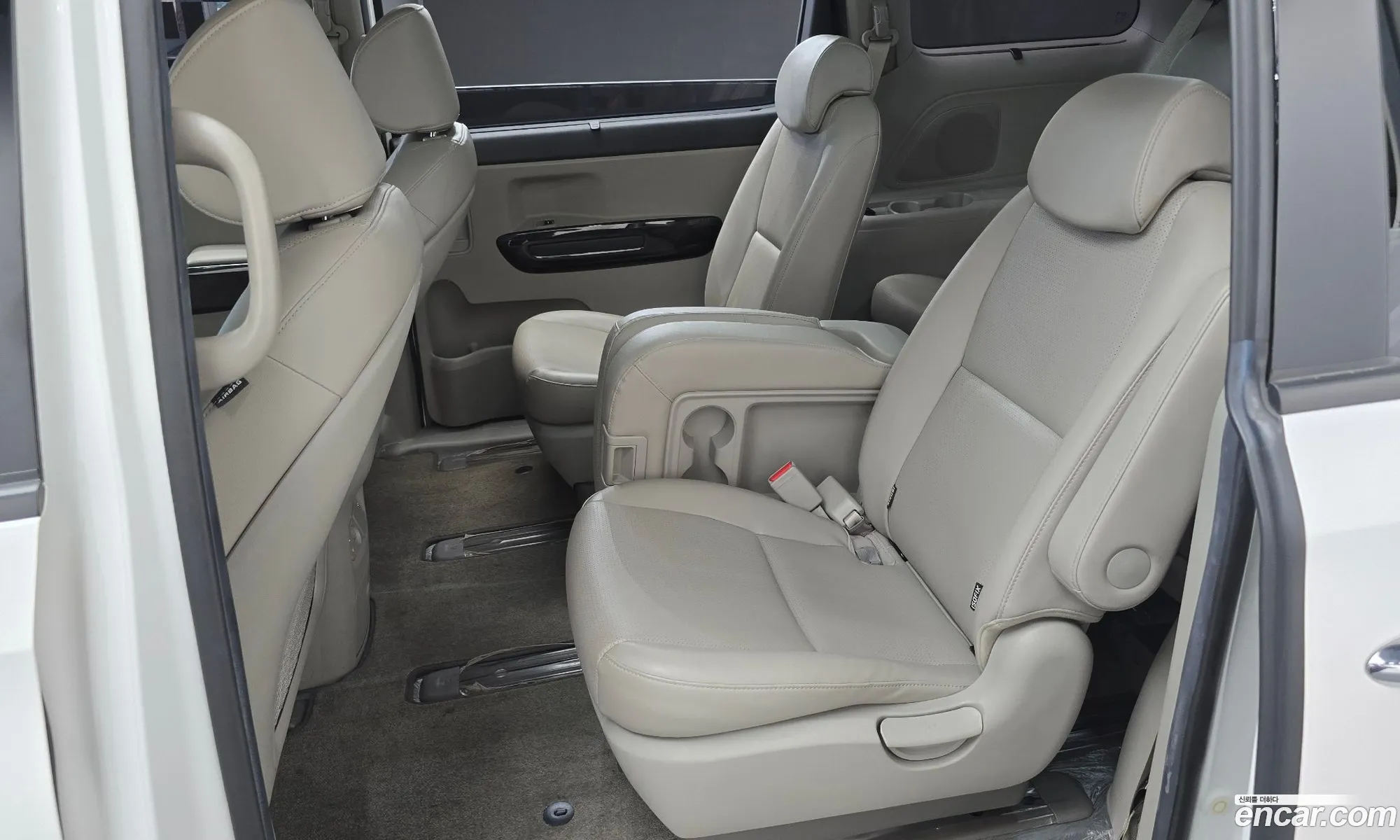 Kia Carnival 2019 — 17