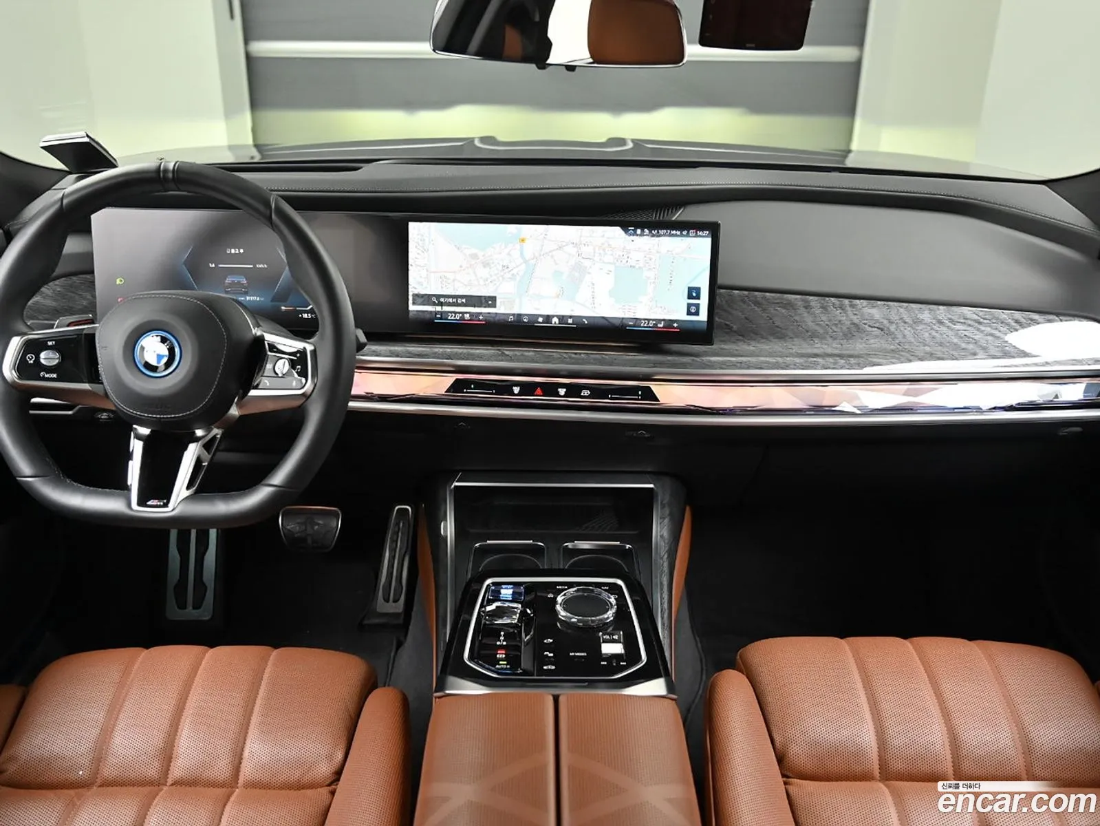 BMW i7 2023 — 8