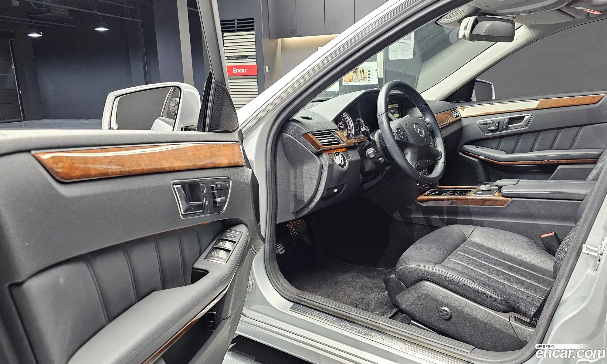 Mercedes-Benz E-Class W212 2012 WDDHF5DB2CA557491 — 13