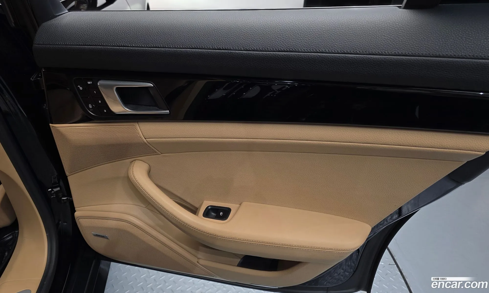 Porsche Panamera 2018 WP0AA2976JL106191 — 26