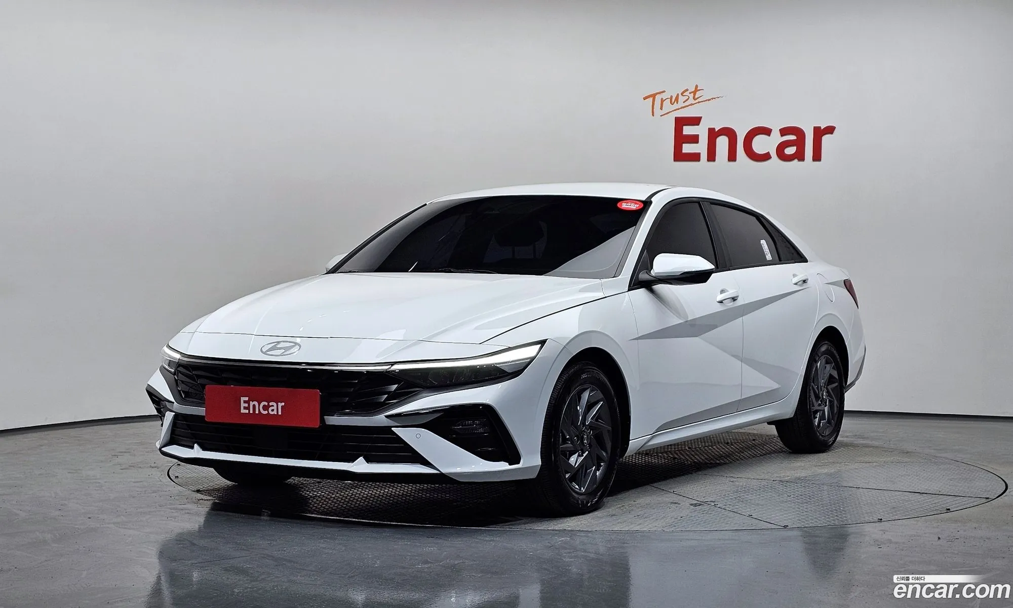 Hyundai Elantra Hybrid 2025 — 14