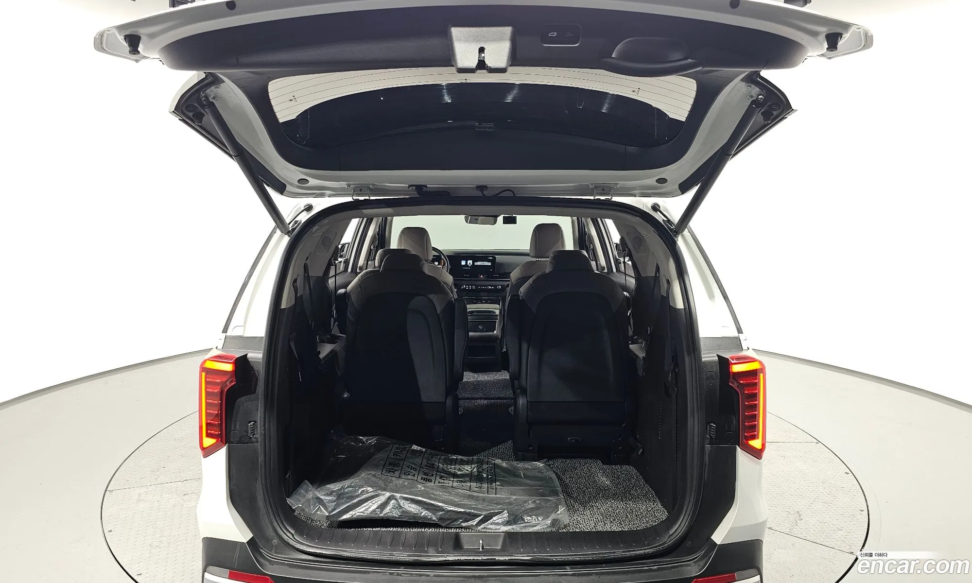 Kia Carnival 2024 — 16
