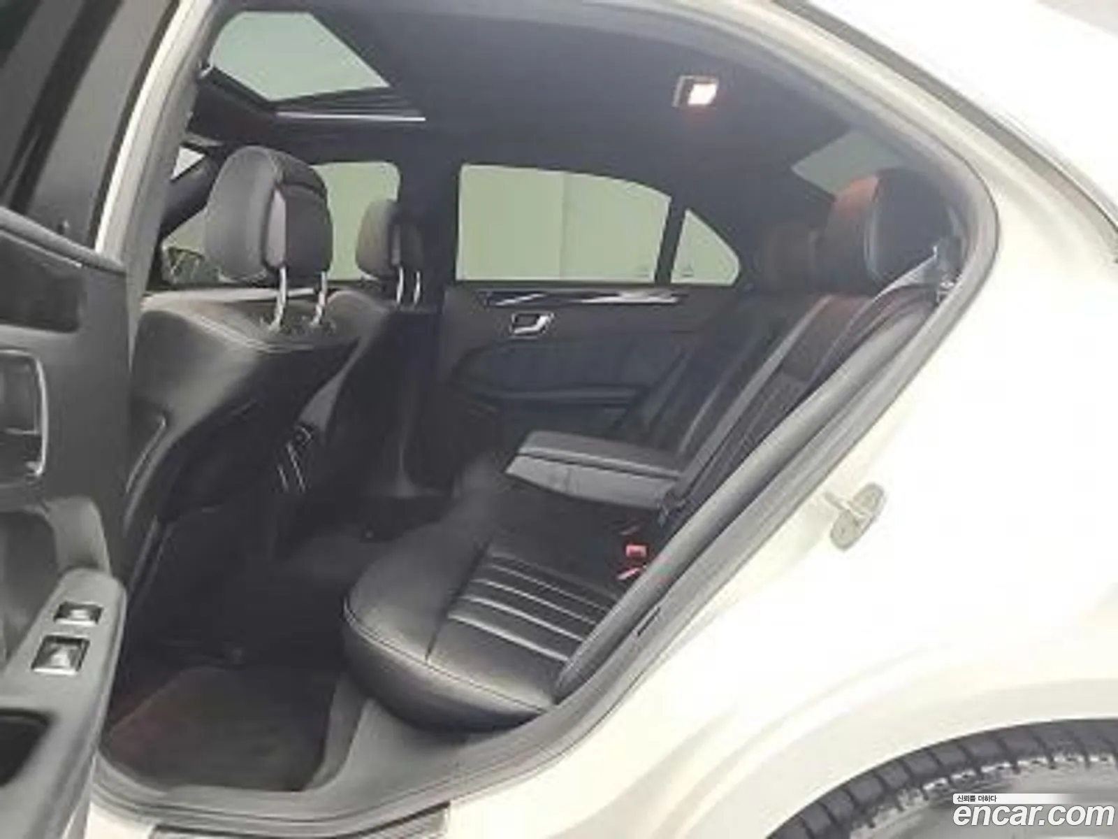 Mercedes-Benz E-Class W212 2013 — 19