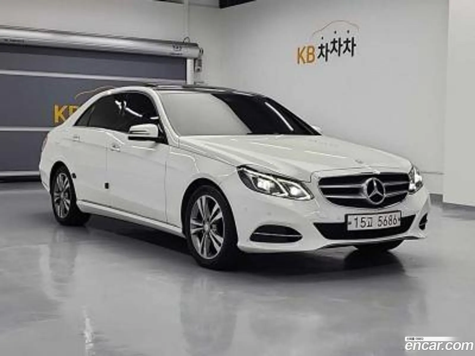 Mercedes-Benz E-Class W212 2013 — 10