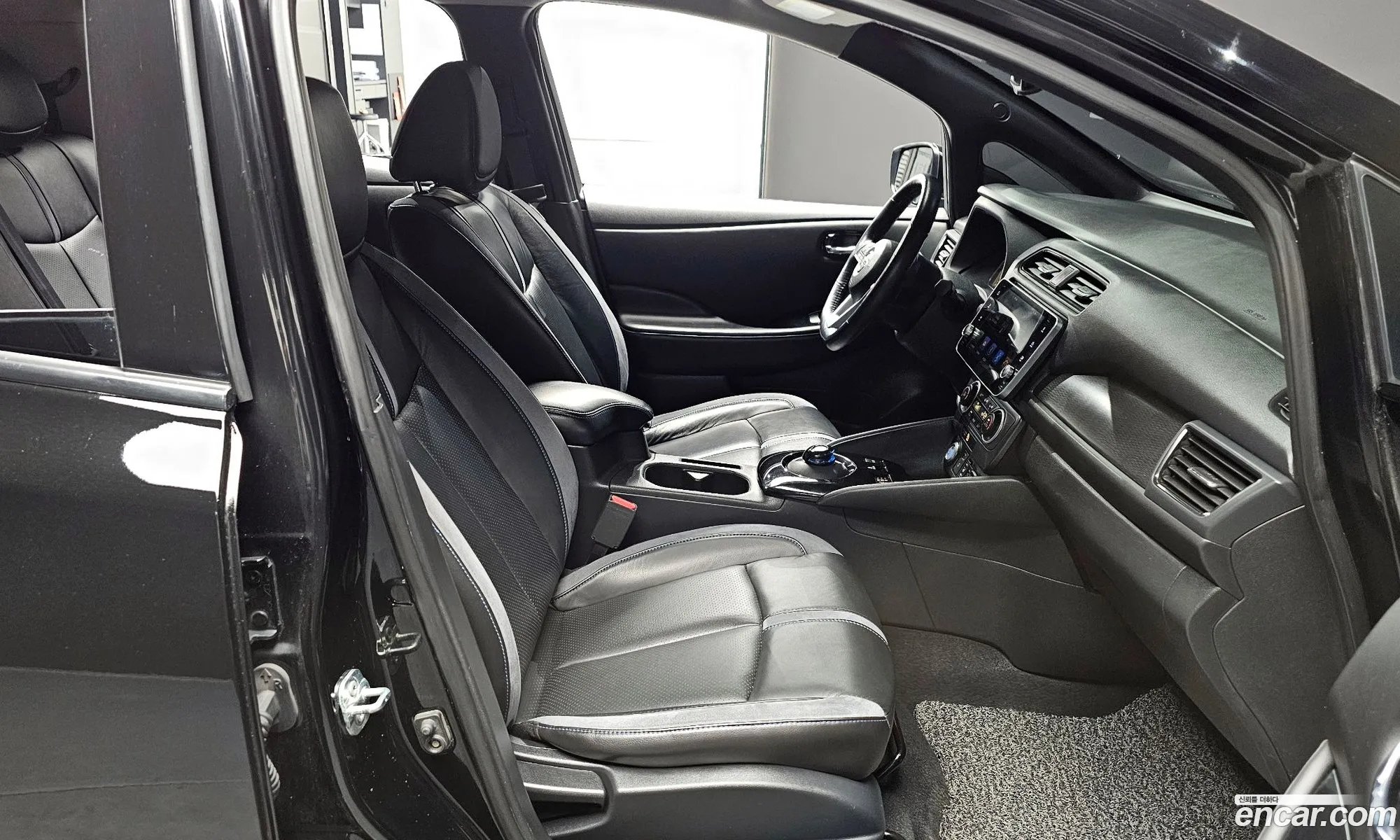 Nissan Leaf 2019 1N4AZ1CP1KC307418 — 4