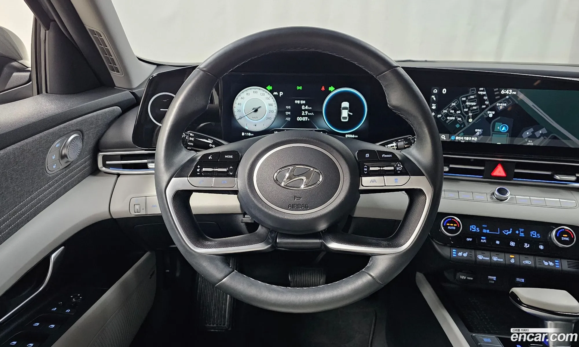 Hyundai Elantra 2021 — 30