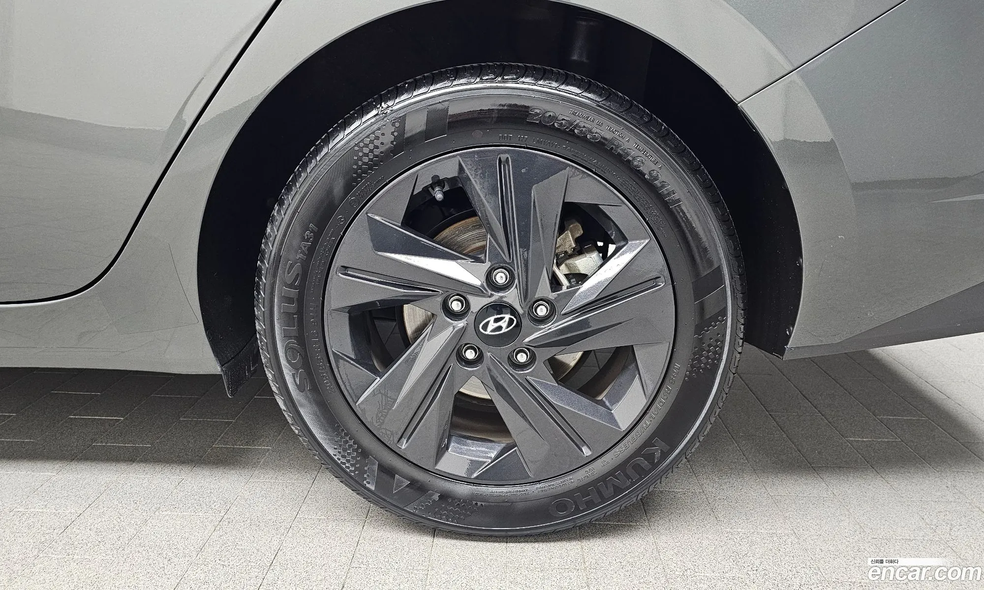 Hyundai Elantra 2021 — 16