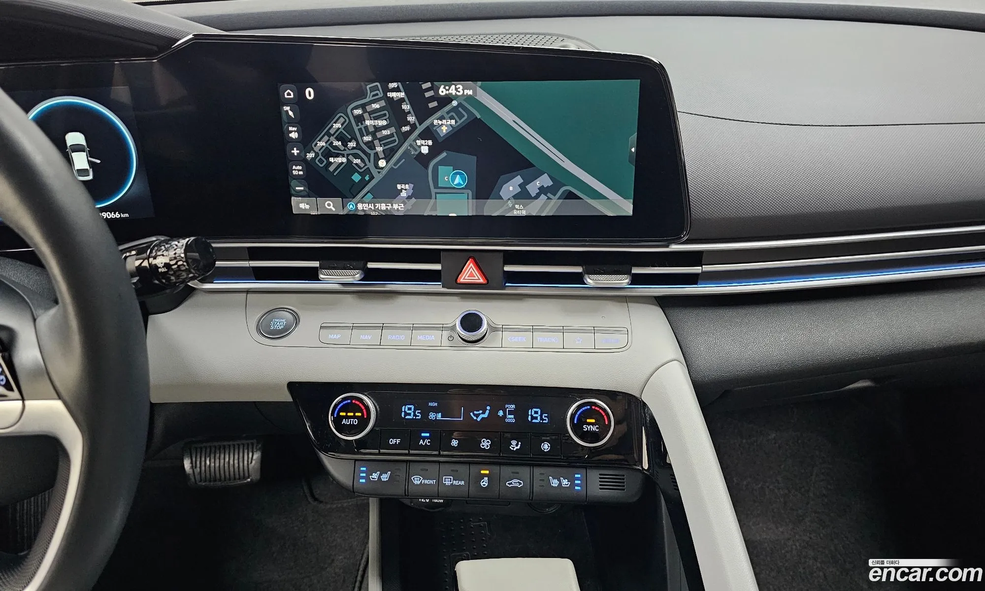 Hyundai Elantra 2021 — 26