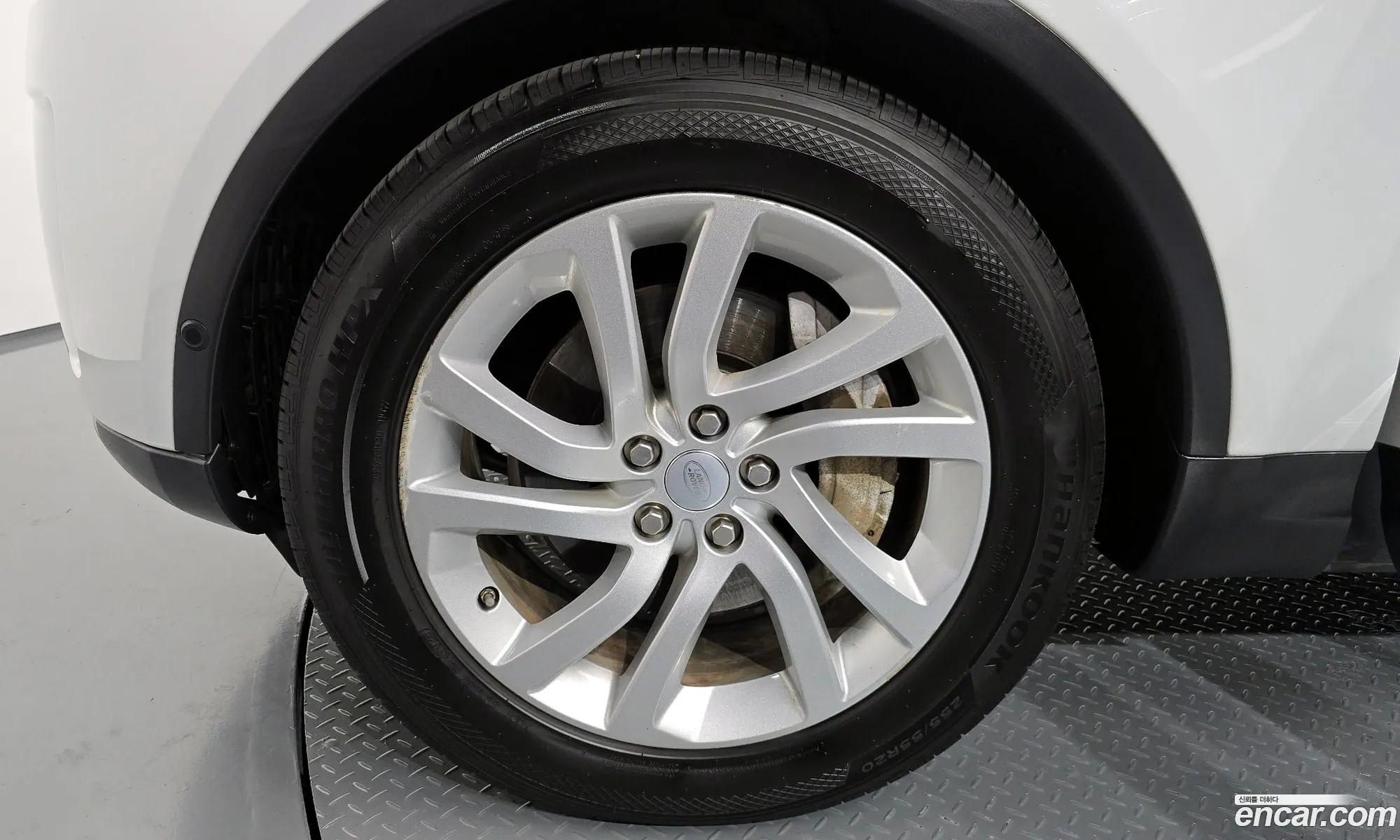 Land Rover Discovery 5 2019 — 3