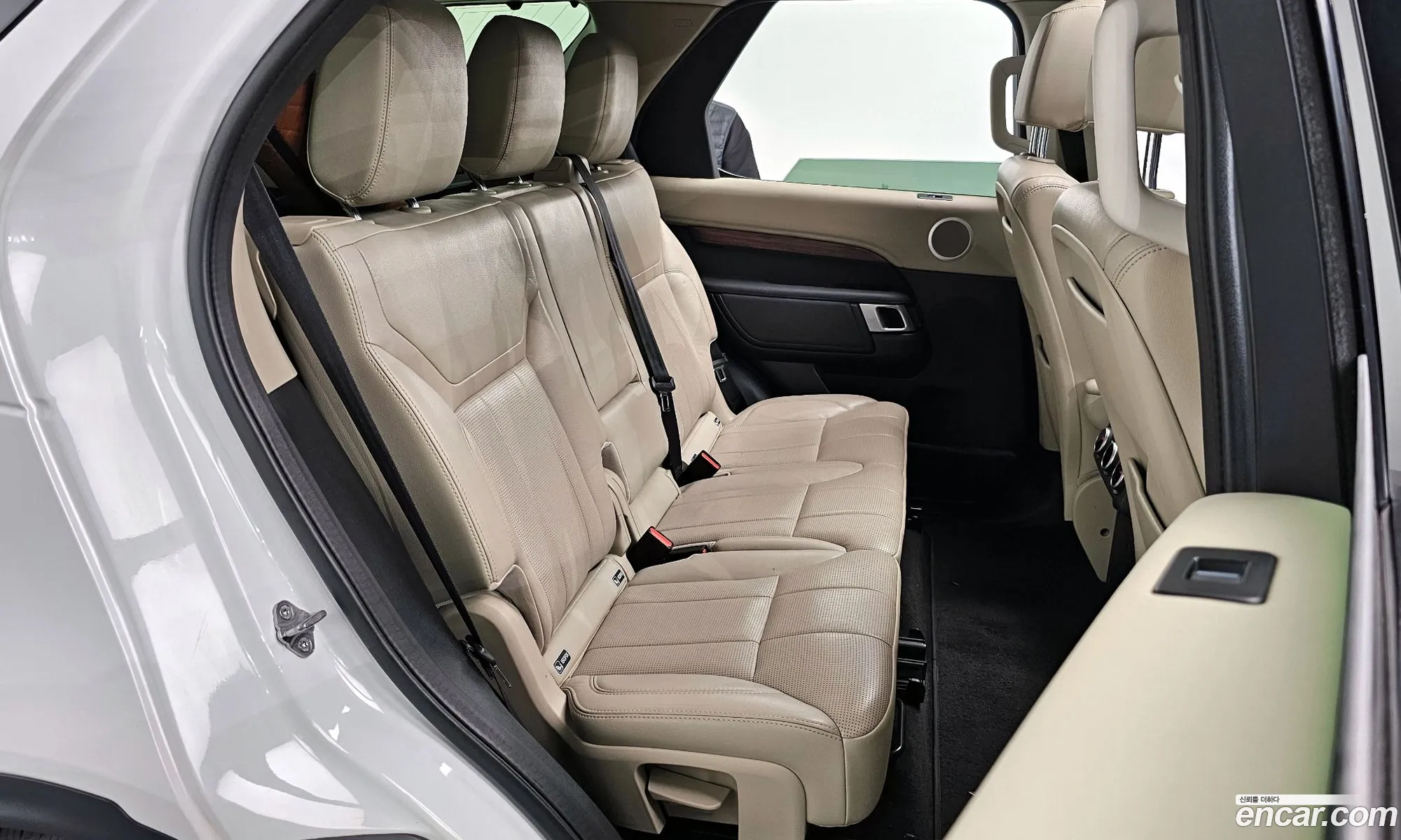 Land Rover Discovery 5 2019 — 18