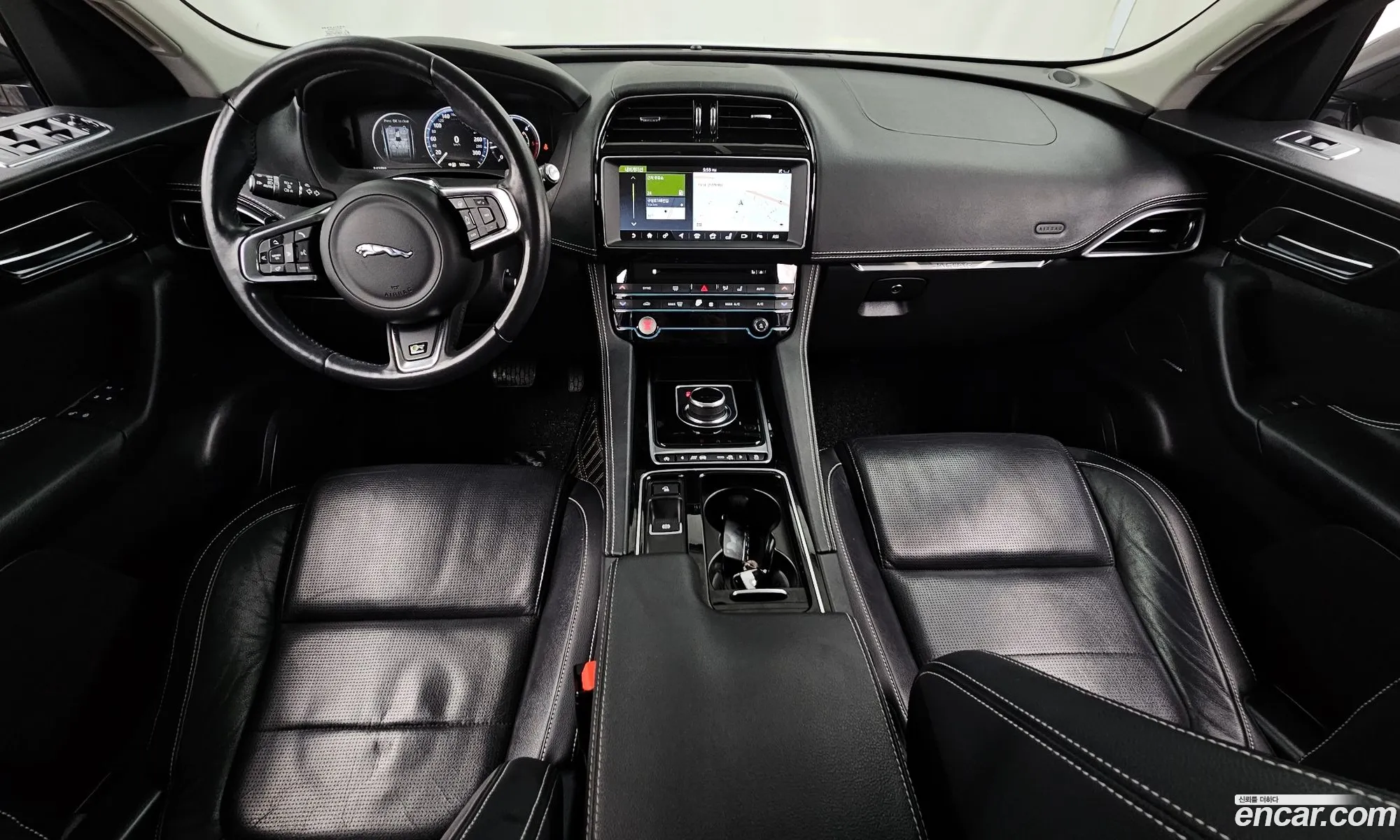 Jaguar F-Pace 2017 SADCA2BN2HA894849 — 11