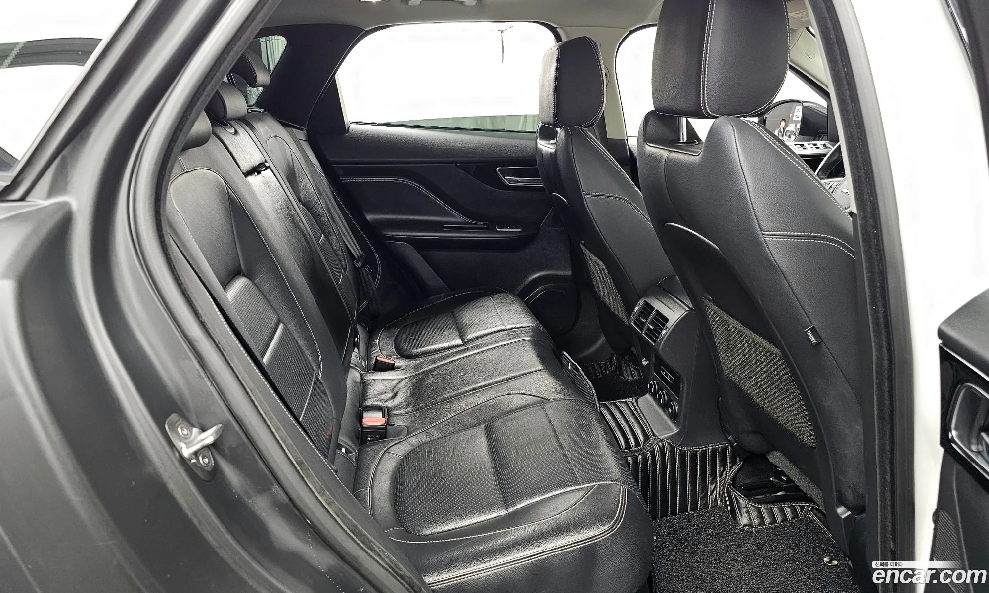Jaguar F-Pace 2017 SADCA2BN2HA894849 — 13