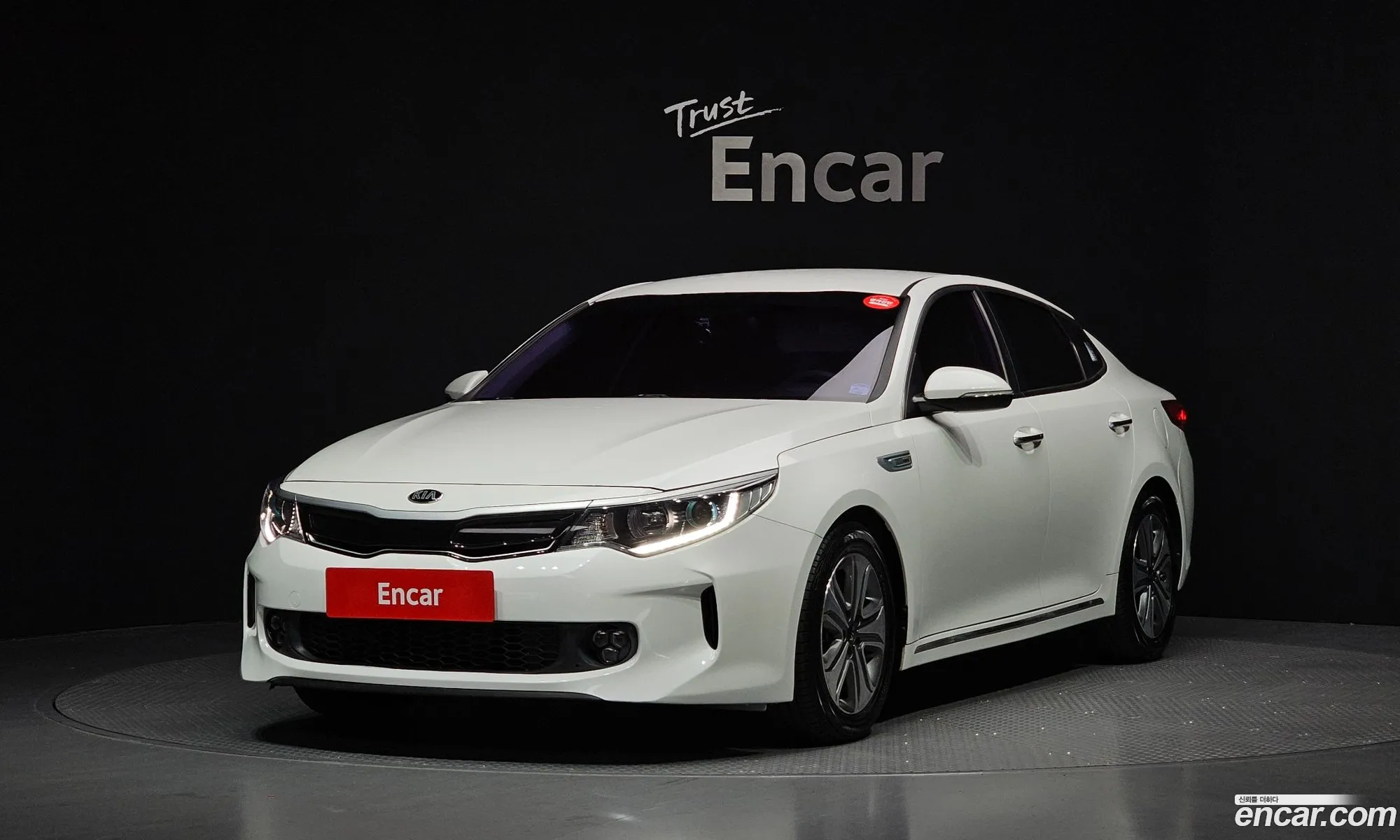 Kia K5 Hybrid 2016 — 11