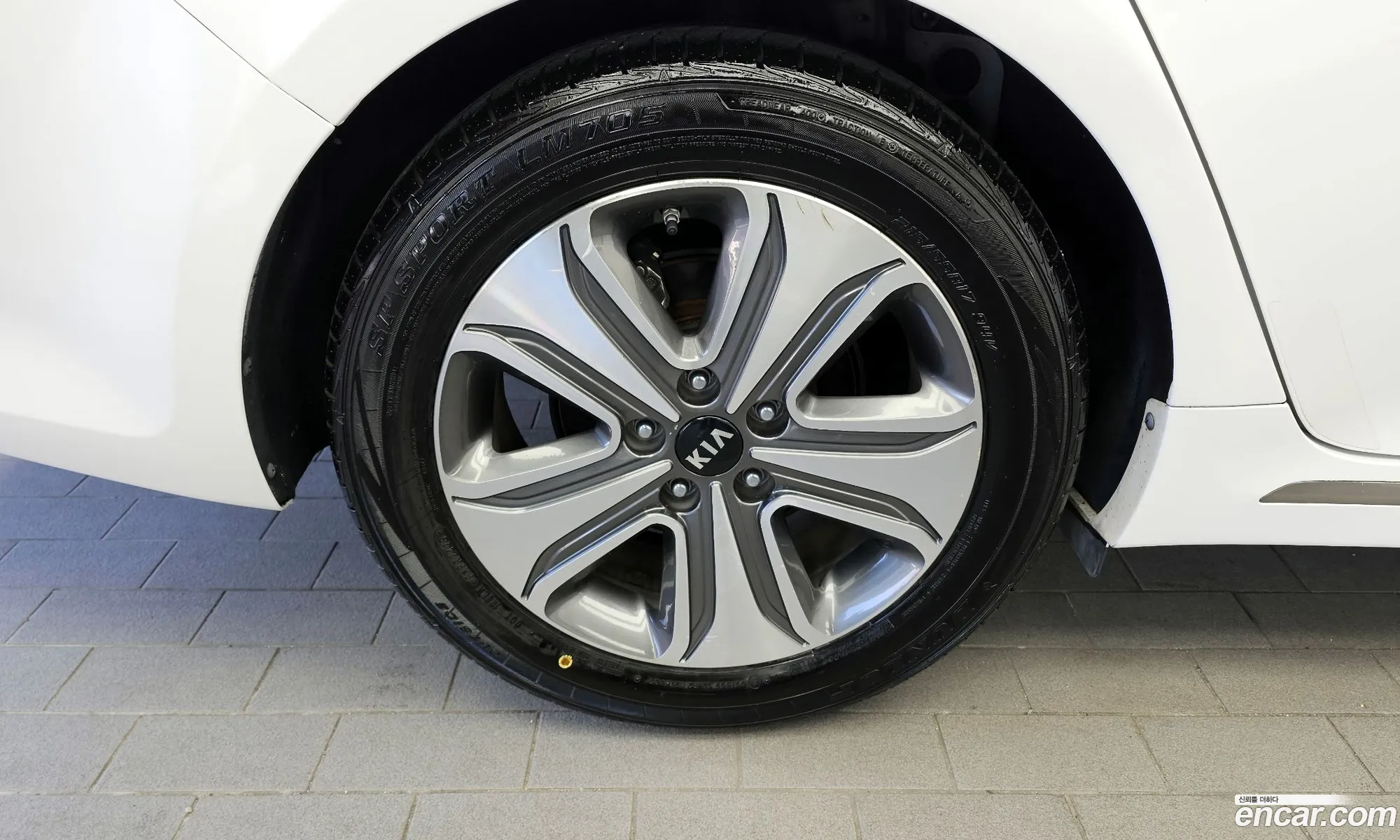 Kia K5 Hybrid 2016 — 18