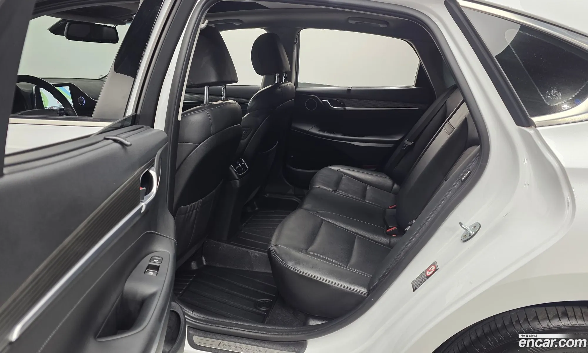 Hyundai Grandeur IG Hybrid 2017 — 15