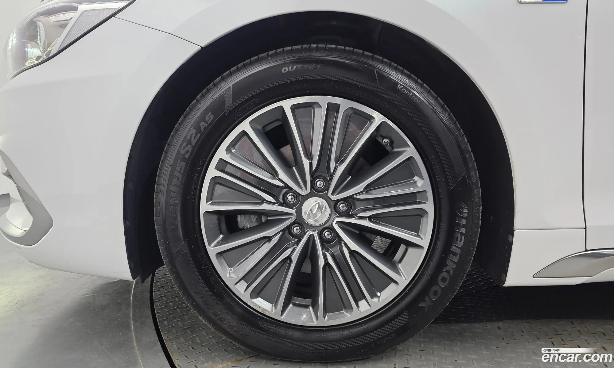 Hyundai Grandeur IG Hybrid 2017 — 9
