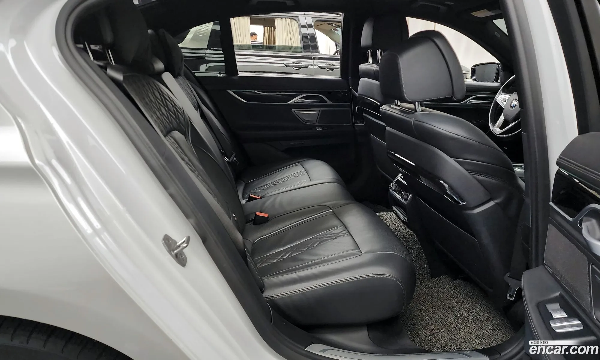 BMW 7 Series 2018 WBA7C6101JB383358 — 10