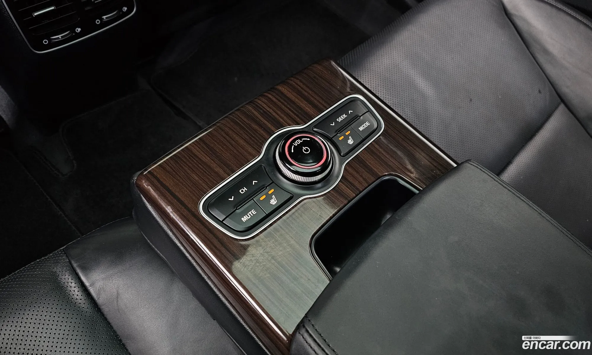 Kia K7 2015 — 26