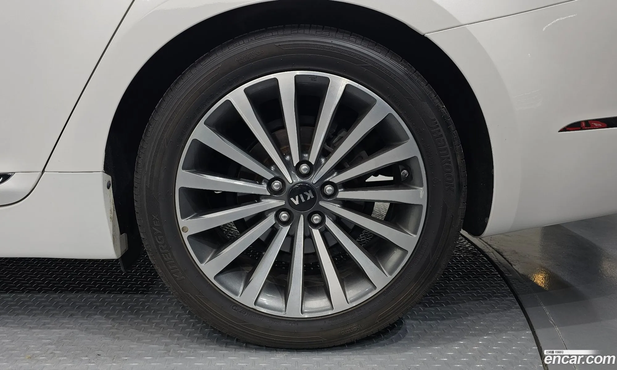 Kia K7 2015 — 28