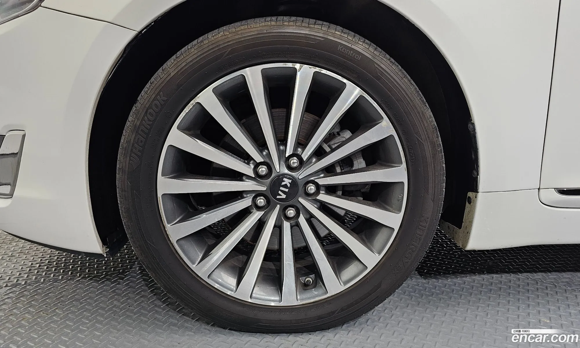 Kia K7 2015 — 21