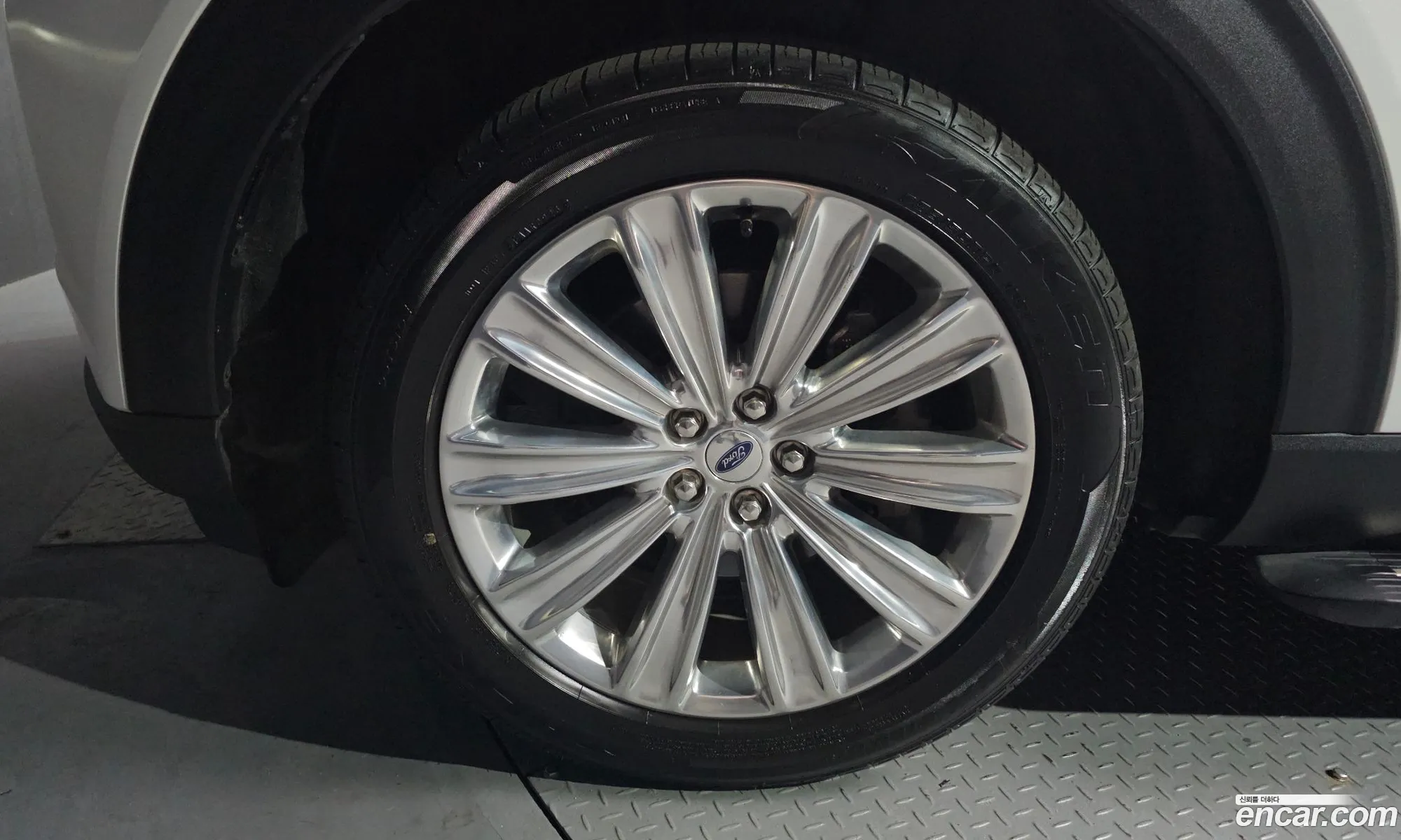 Ford Explorer 6th Gen 2020 1FMSK8FHXLGB98687 — 19