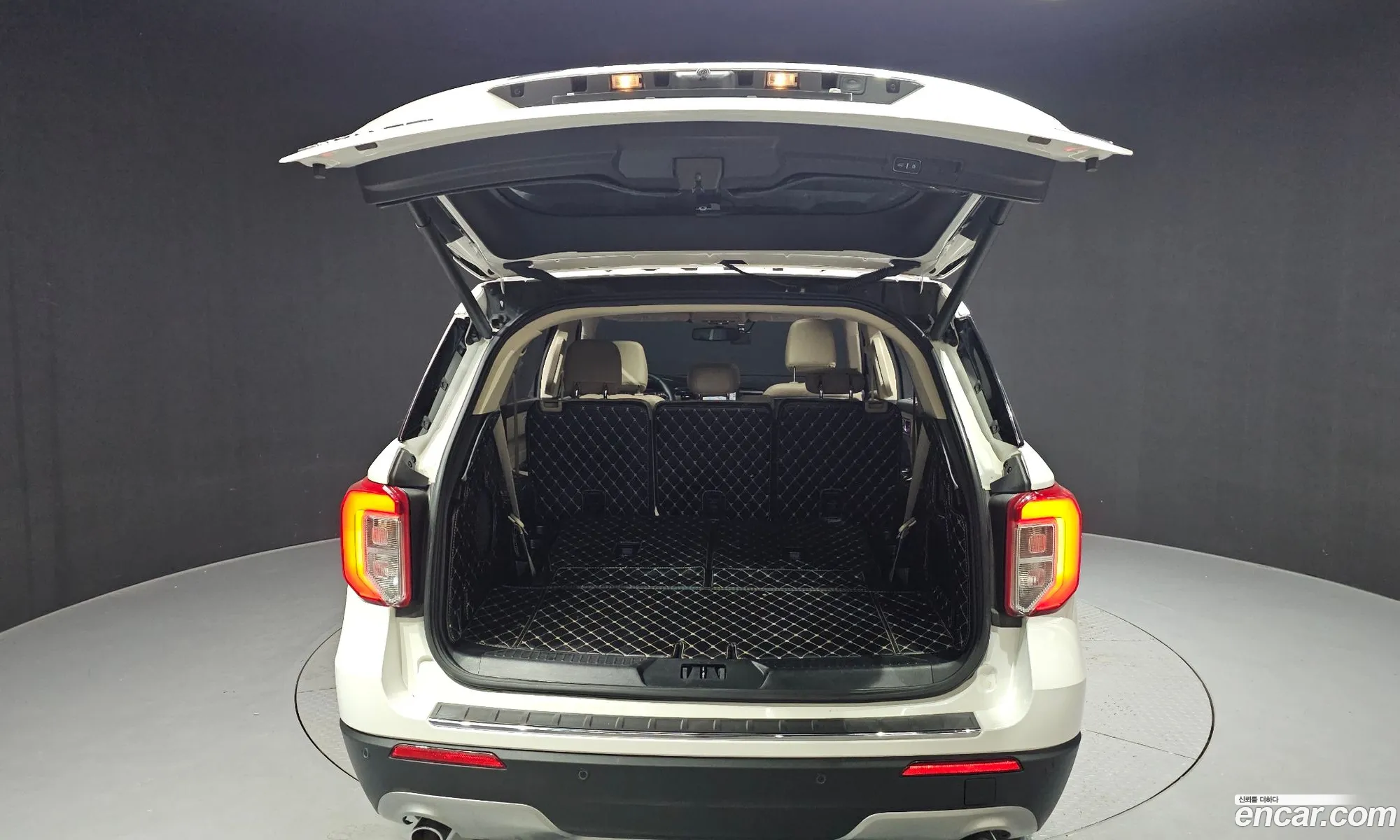 Ford Explorer 6th Gen 2020 1FMSK8FHXLGB98687 — 4