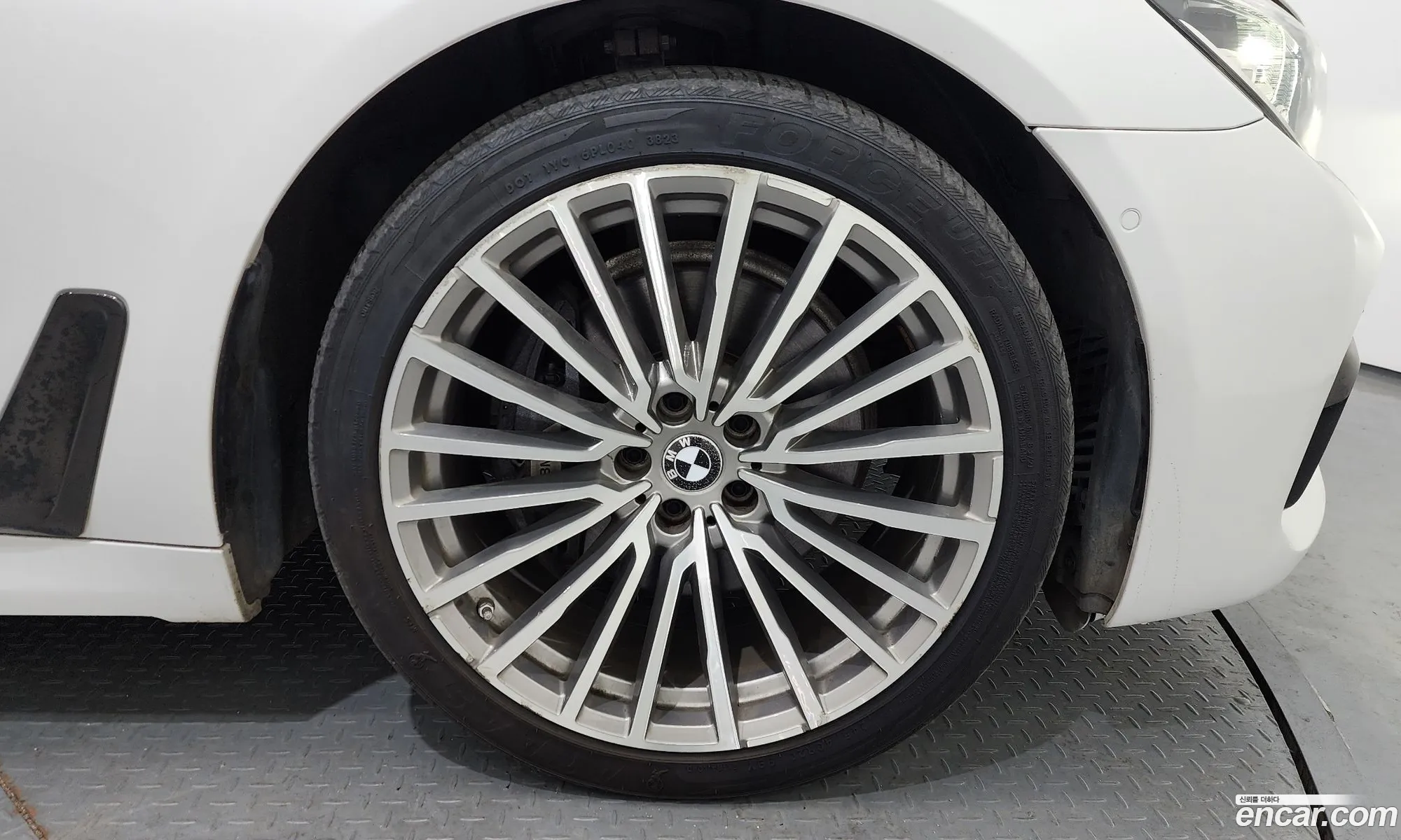 BMW 7 Series 2016 WBA7C6105GG581551 — 20