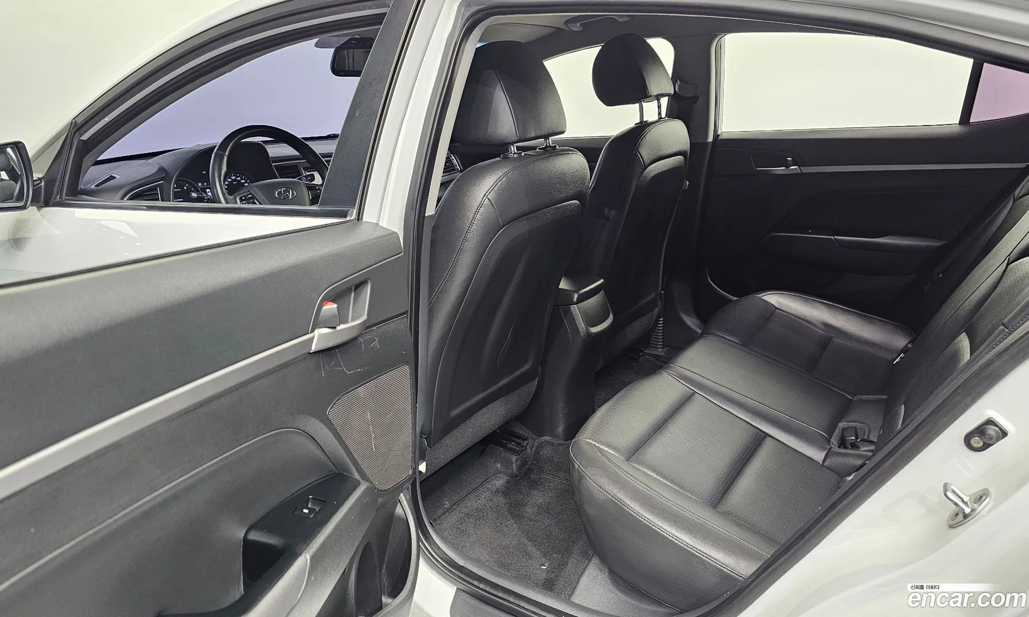 Hyundai Elantra AD 2016 — 2