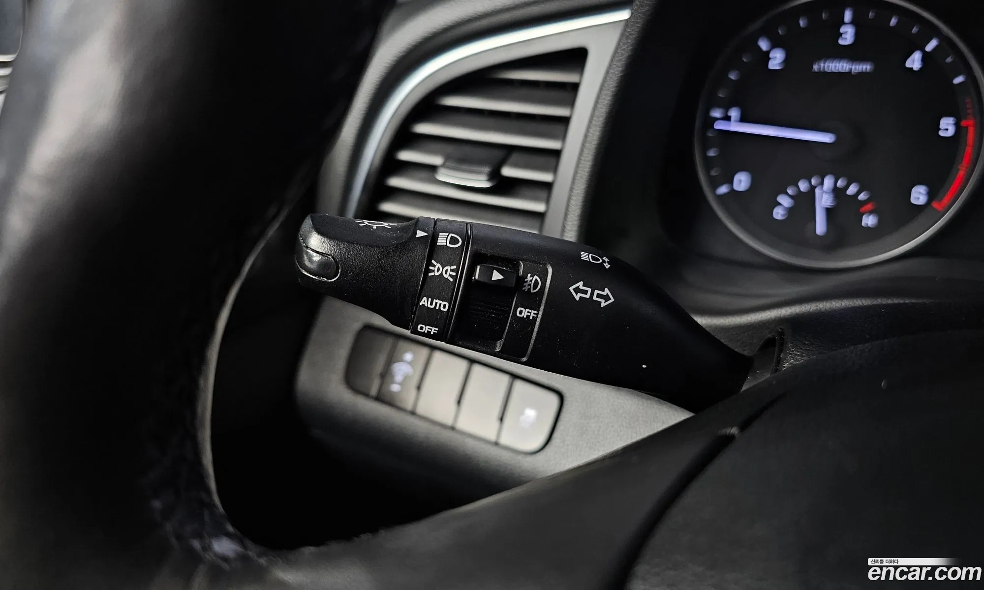 Hyundai Elantra AD 2016 — 13