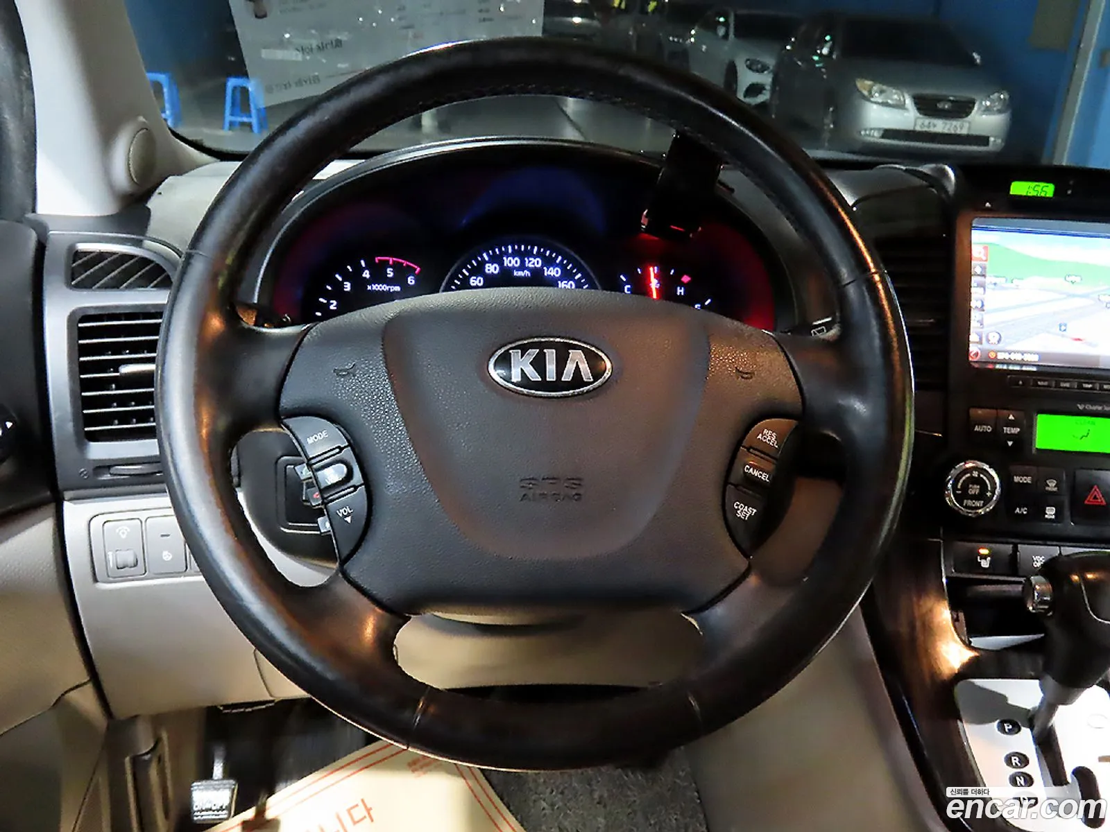 Kia Carnival R 2014 — 17