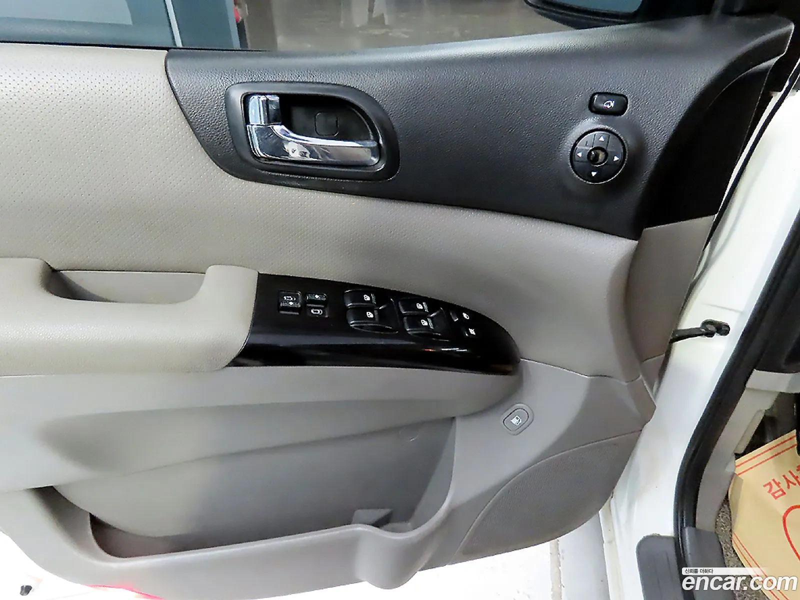 Kia Carnival R 2014 — 18