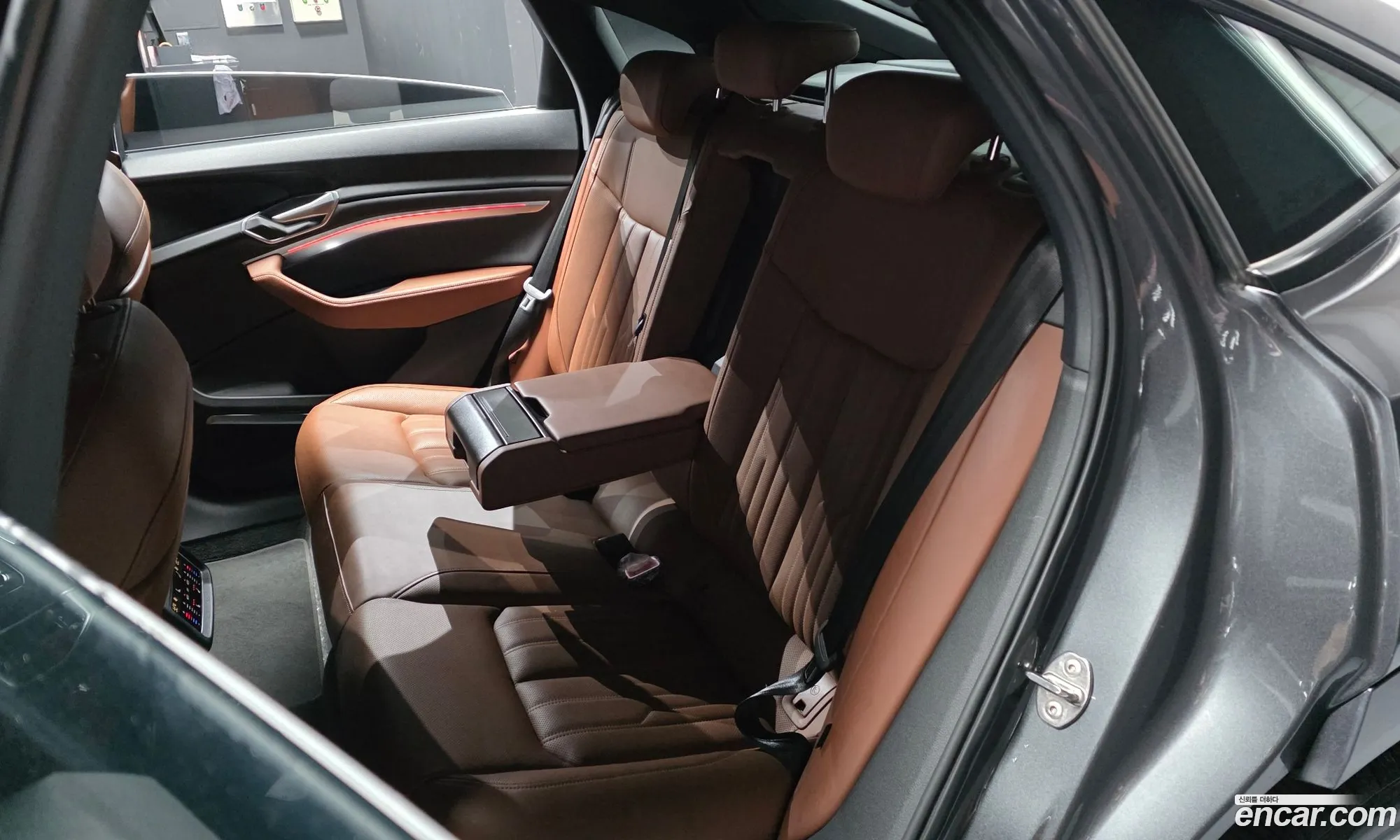 Audi e-tron 2022 — 28