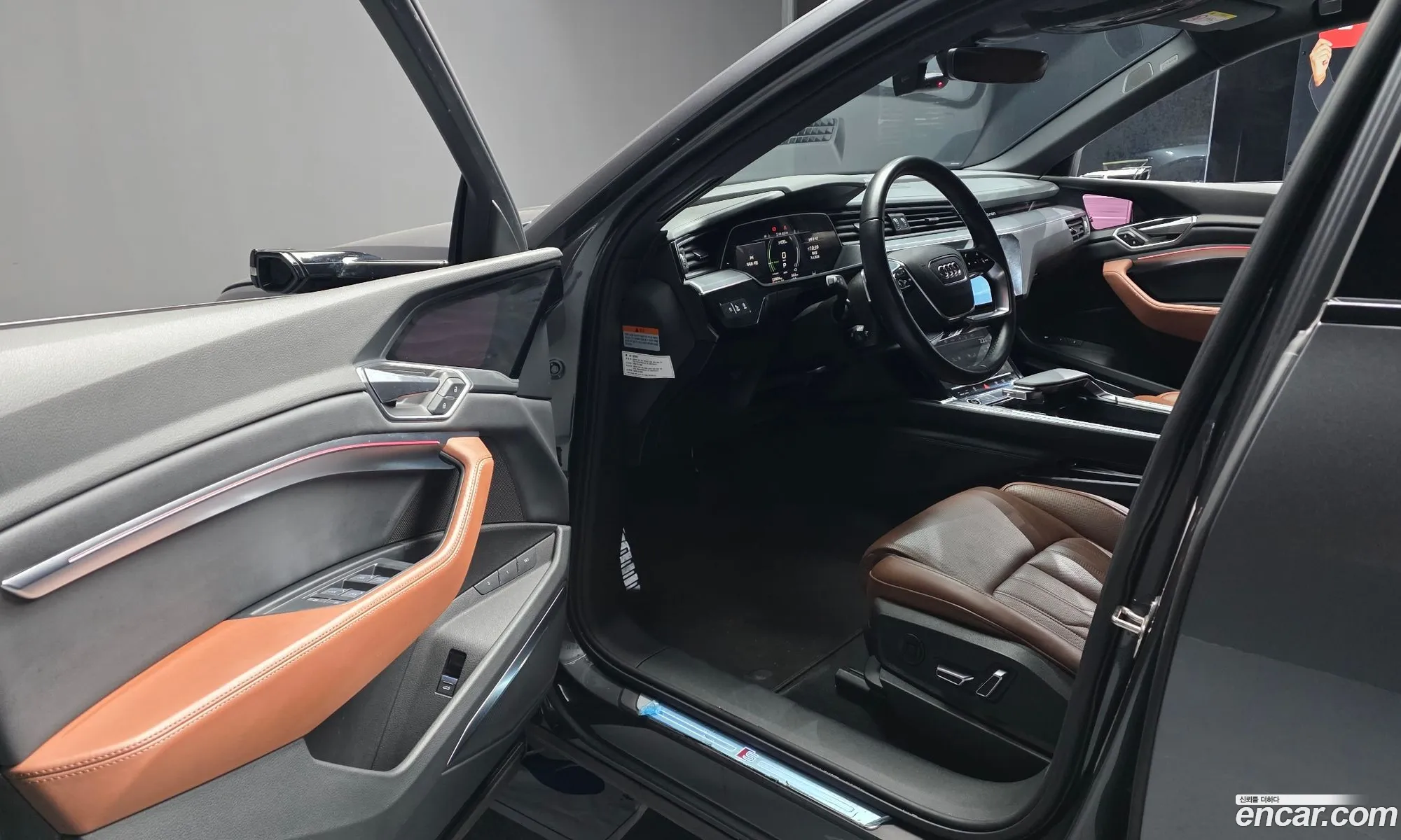 Audi e-tron 2022 — 23