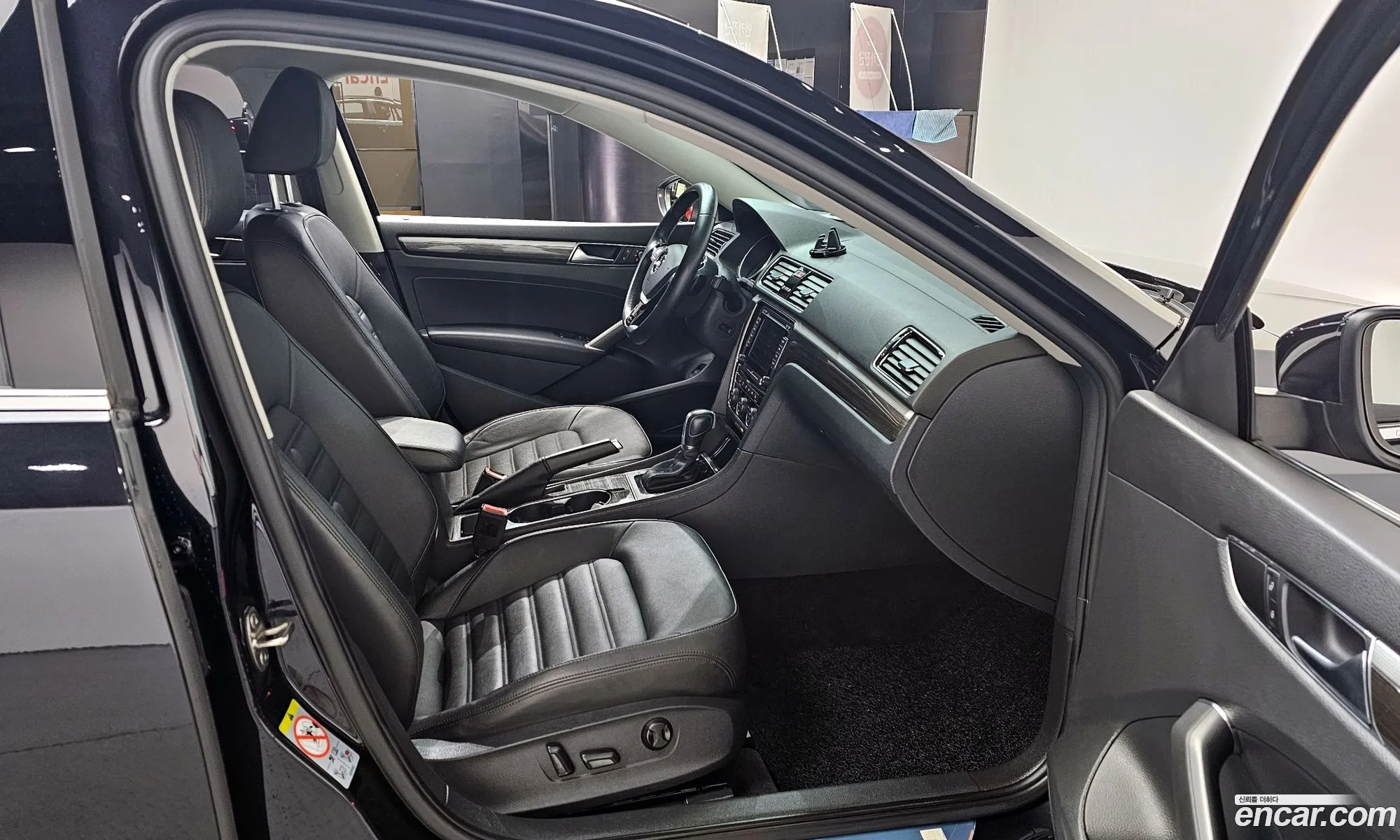Volkswagen Passat 2018 — 14