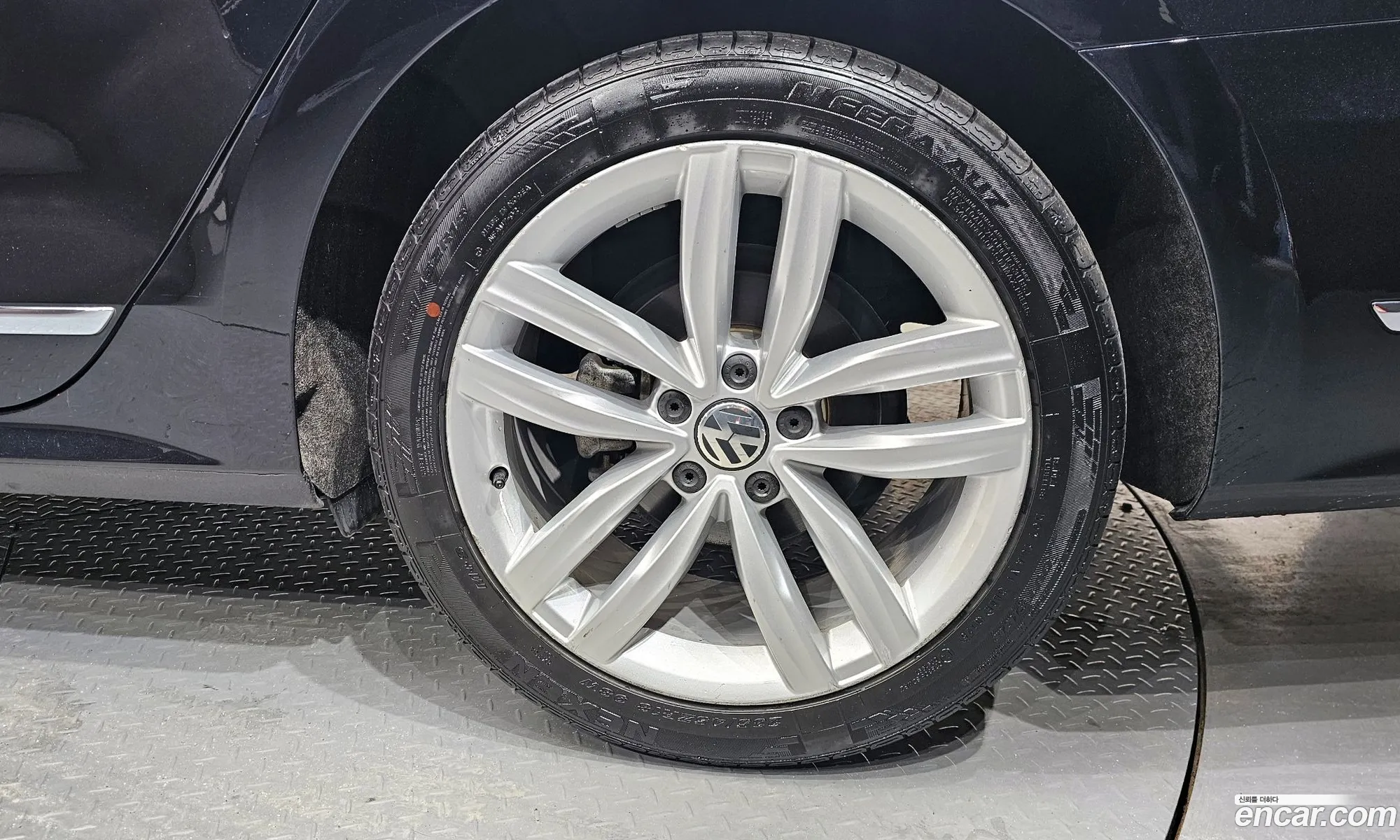 Volkswagen Passat 2018 — 16