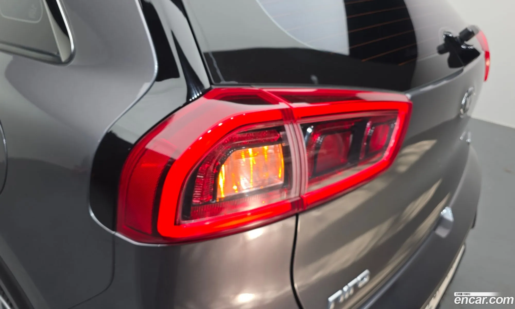 Kia Niro 2017 — 10