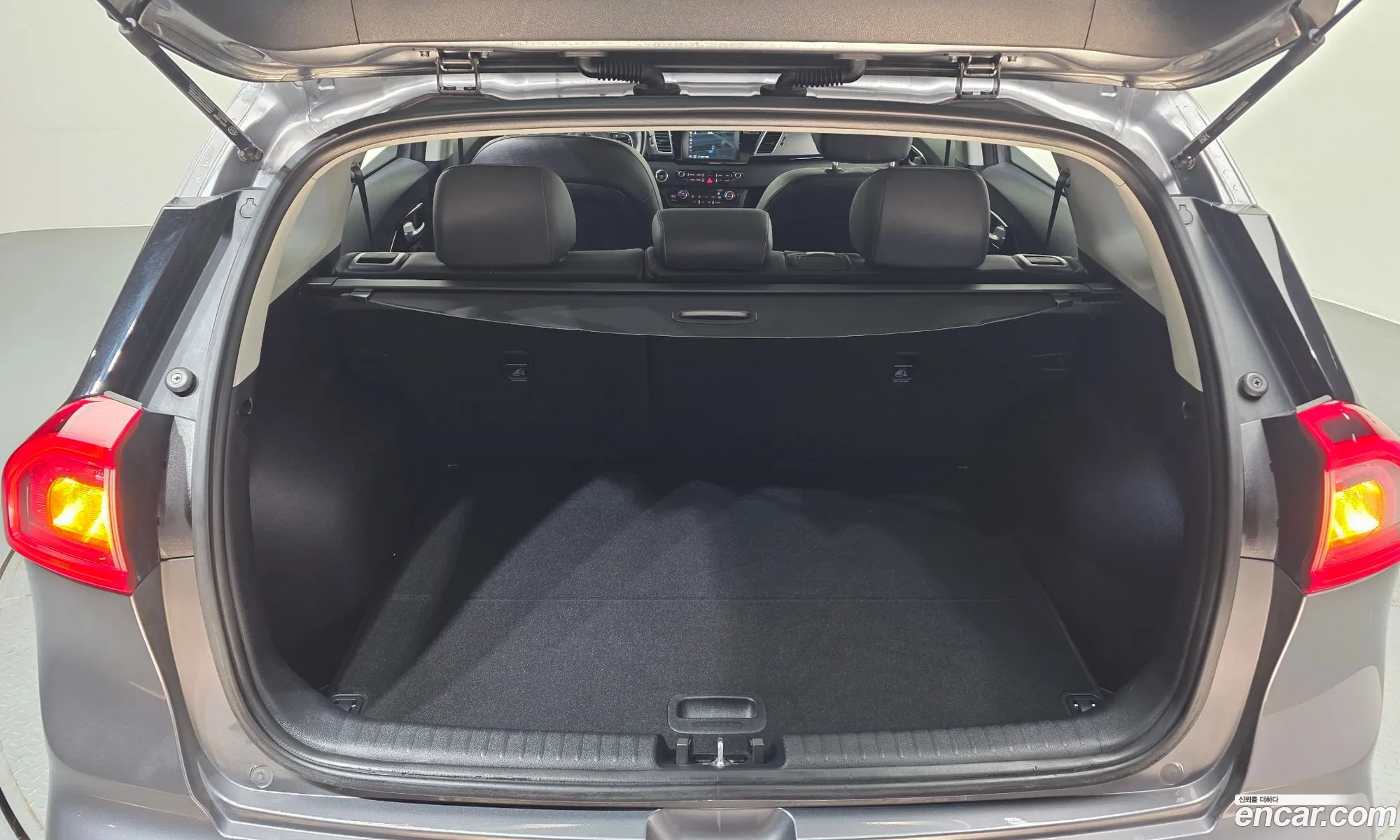 Kia Niro 2017 — 2
