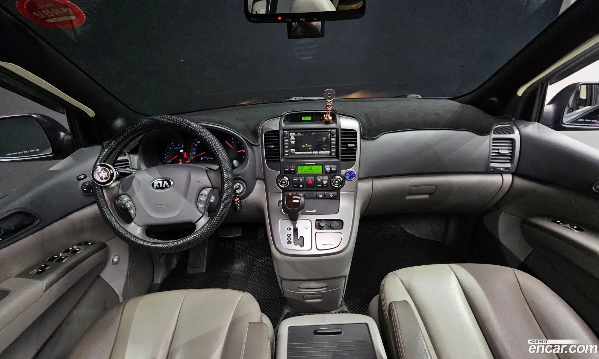 Kia Carnival R 2013 — 13