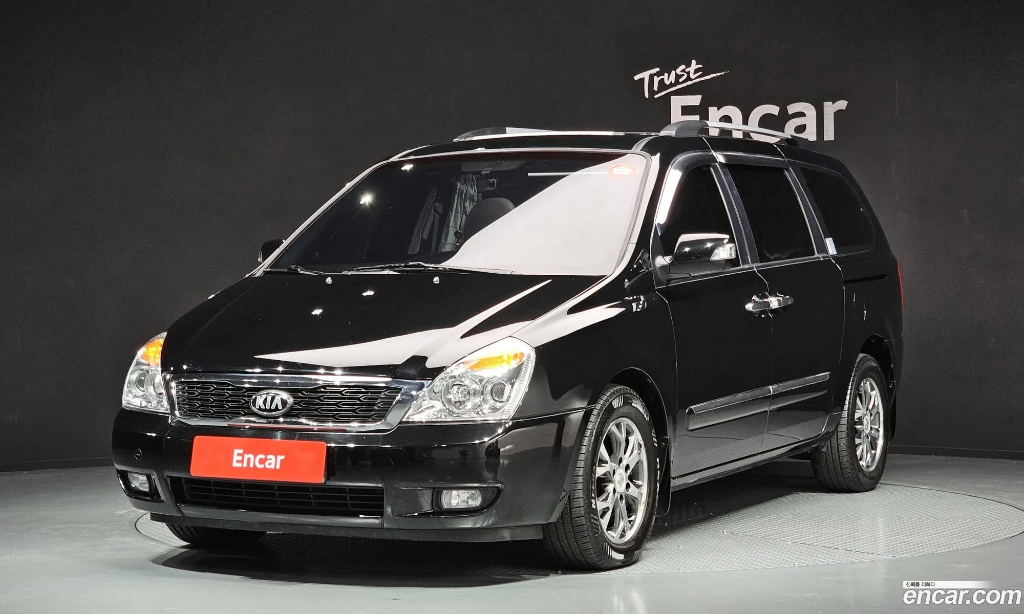 Kia Carnival R 2013 — 19