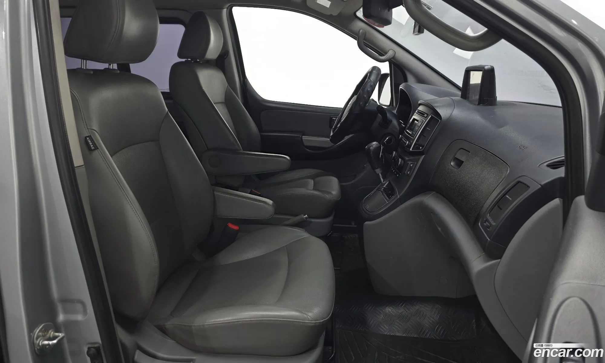 Hyundai Grand Starex 2017 — 2