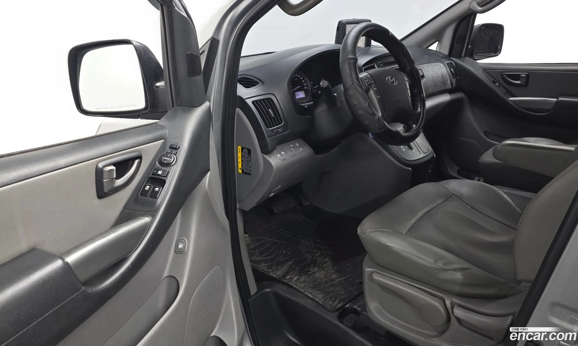 Hyundai Grand Starex 2017 — 12