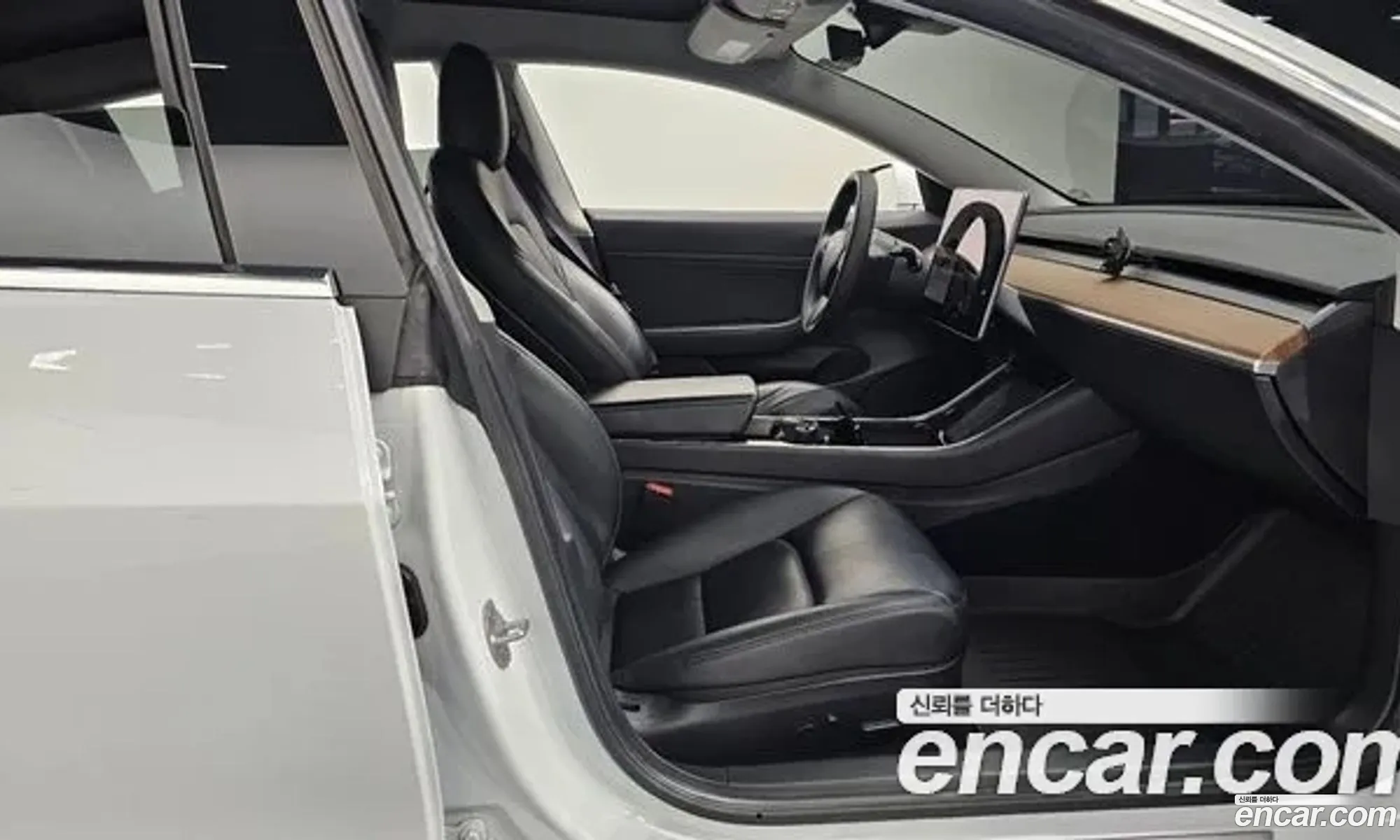 Tesla Model 3 2020 — 33