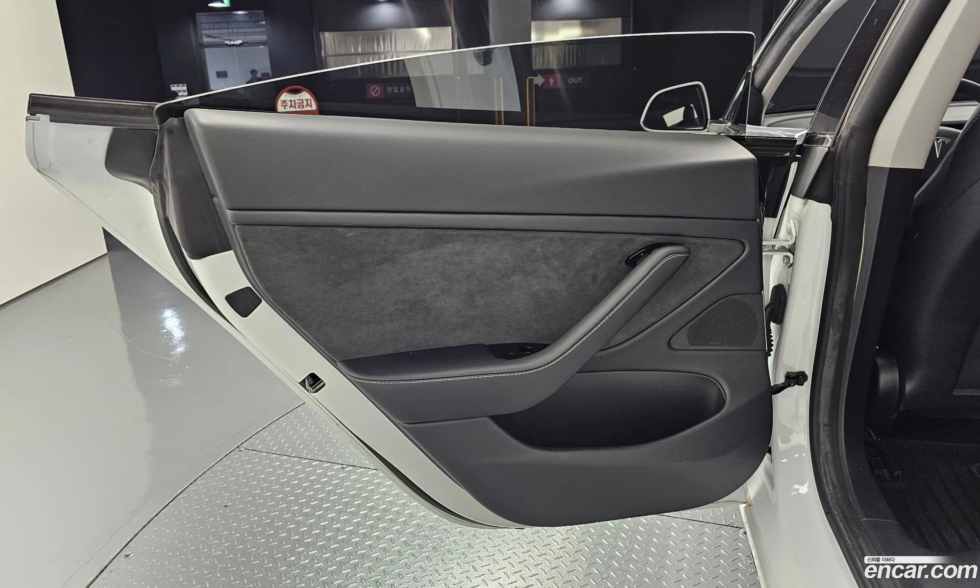 Tesla Model 3 2020 — 4