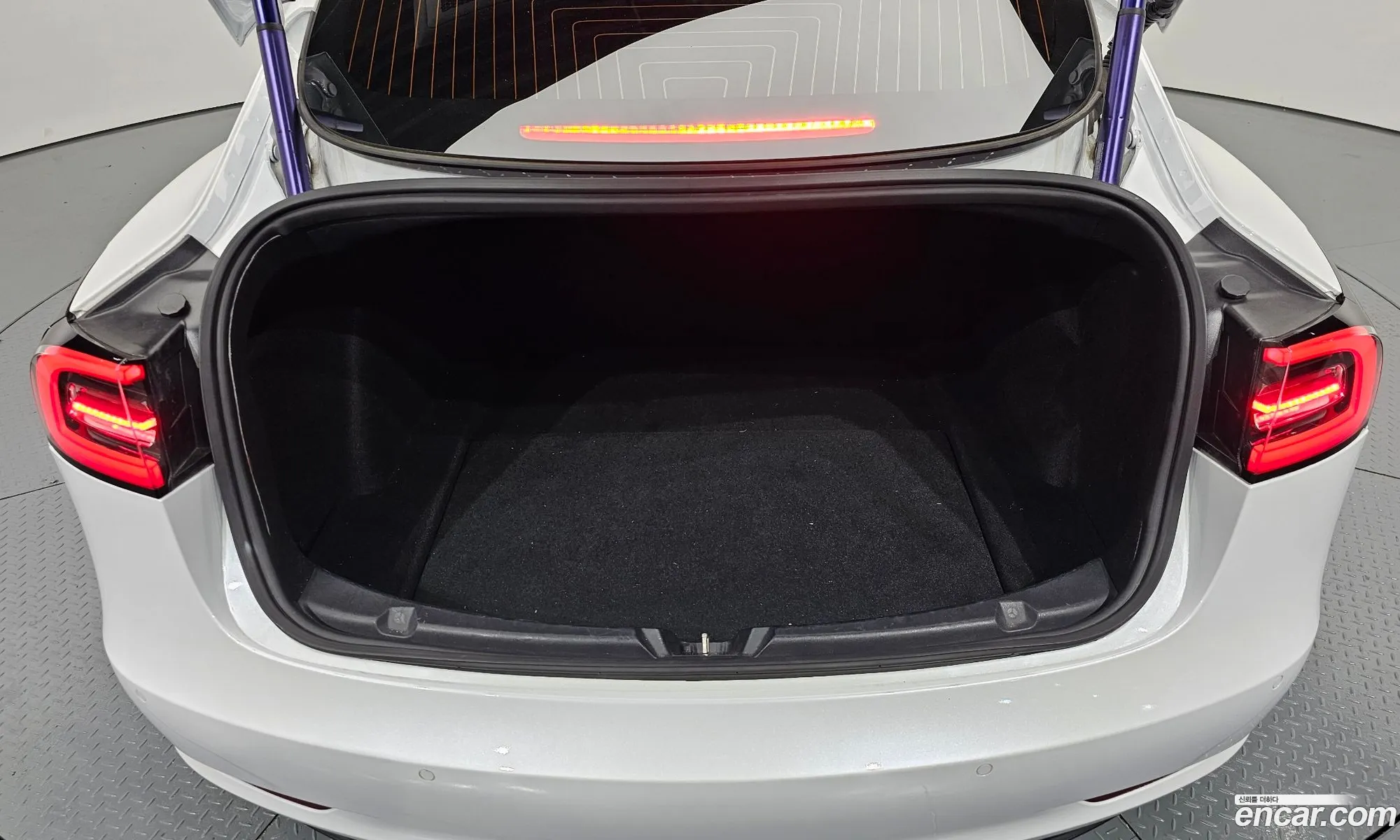 Tesla Model 3 2020 — 13