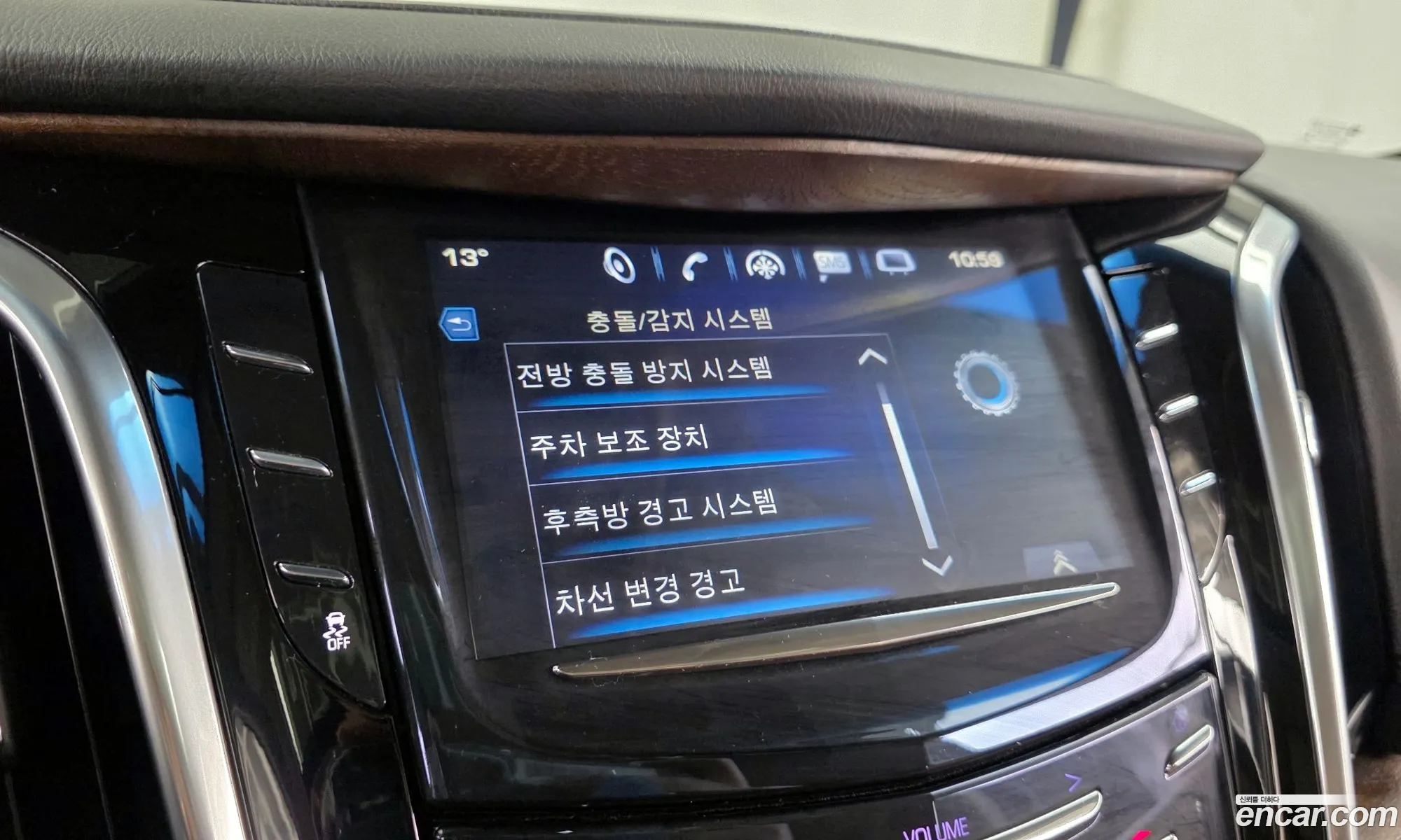 Cadillac Escalade 2018 1GYS47KJ4JR341601 — 16